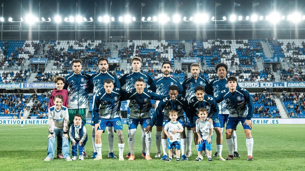 Formación del CD Tenerife para un partido anterior.