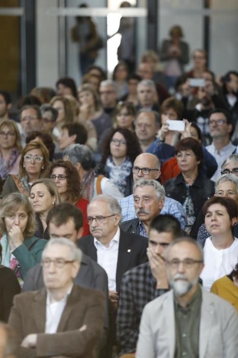 Entrega de l''honoris causa a Llach i Martí i Pol.