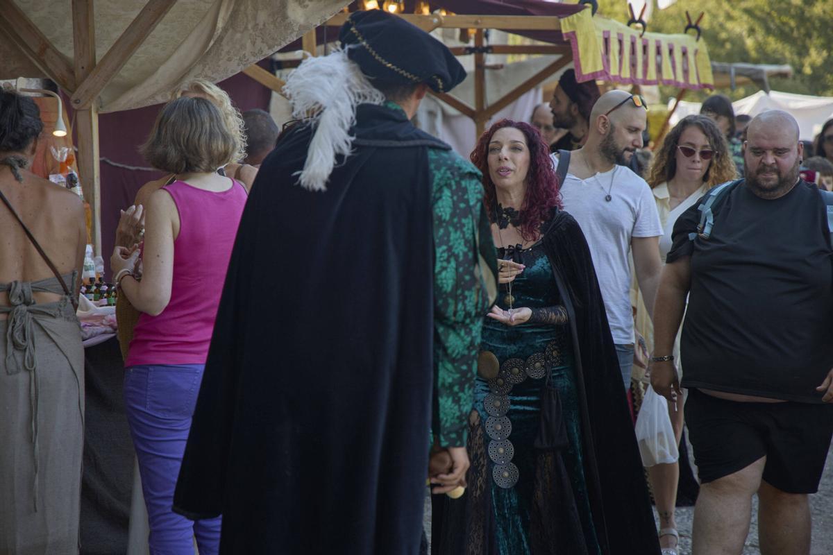 Músics i artesans fan reviure l’edat mitjana a Castell d’Aro en la 25a edició del Mercat Medieval Músics i artesans fan reviure l’edat mitjana a Castell d’Aro en la 25a edició del Mercat Medieval