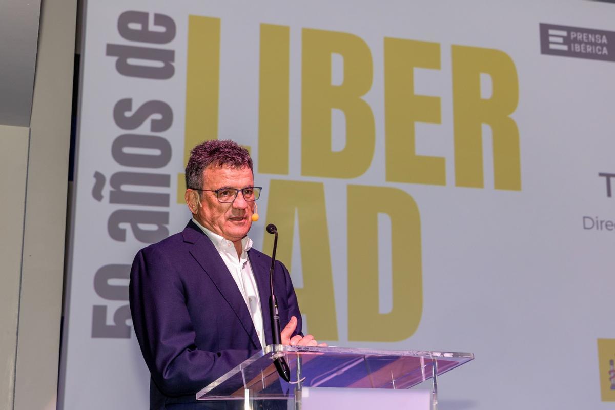 El director de INFORMACIÓN ha presentado y moderado el debate "50 años de libertad"