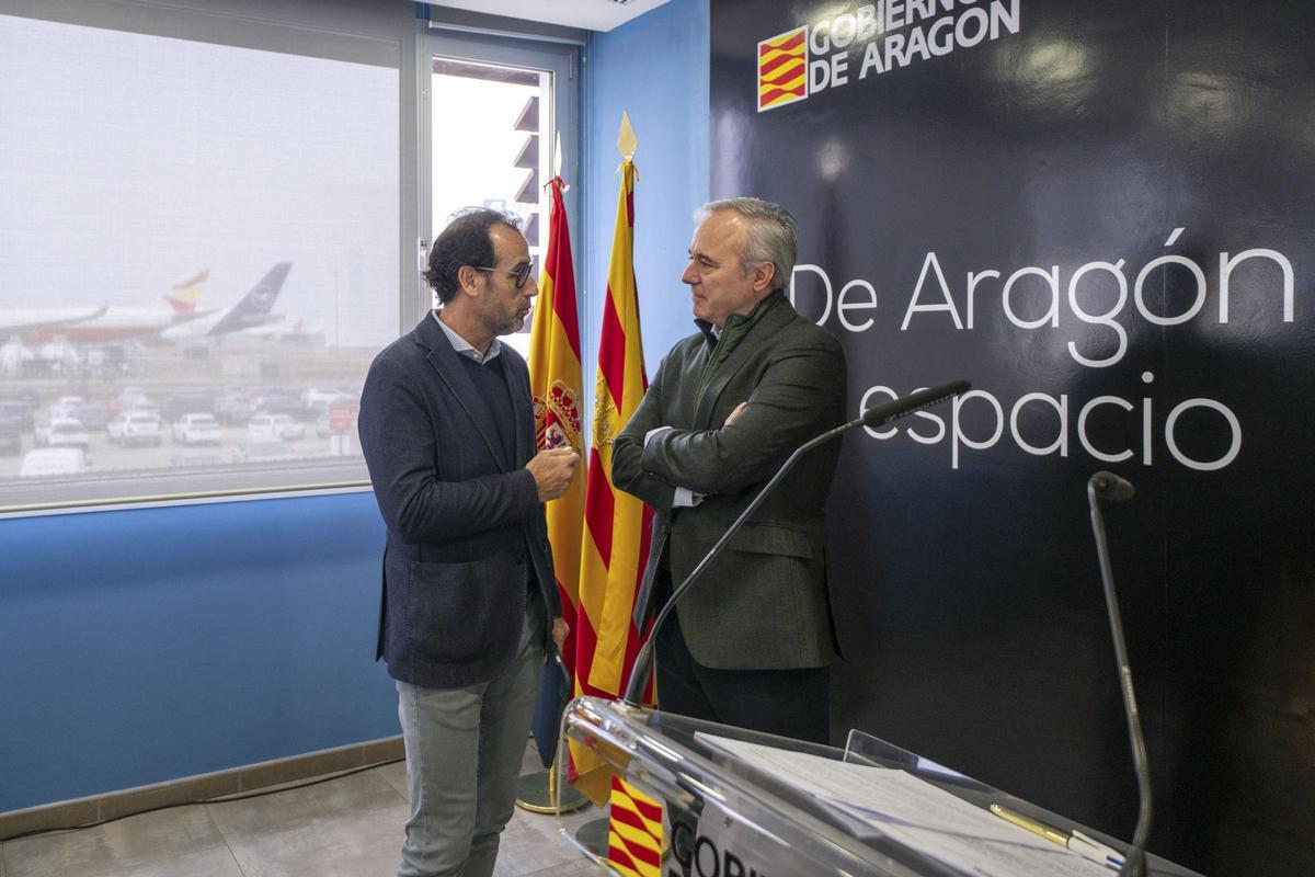 Ezequiel Sánchez dialogo con Jorge Azcón en Teruel.