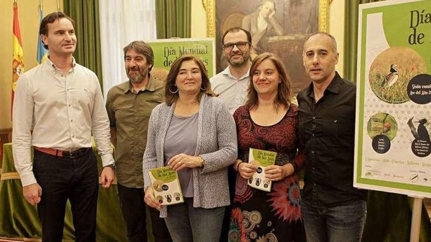 Participantes en la presentación del Día Mundial de las Aves.