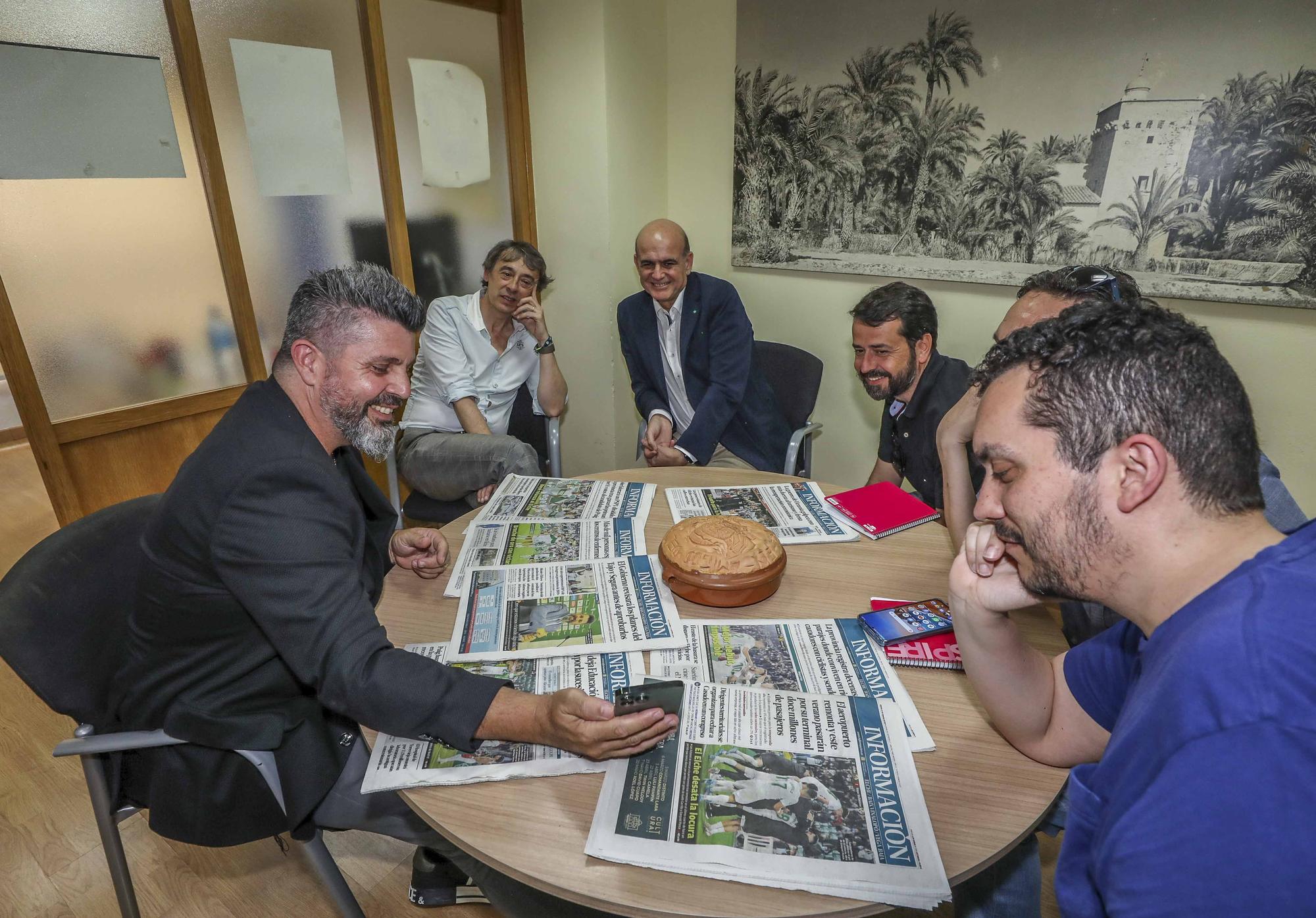 Visita Bragarnik dueño del Elche cf a la Redaccion de informacion en Elche