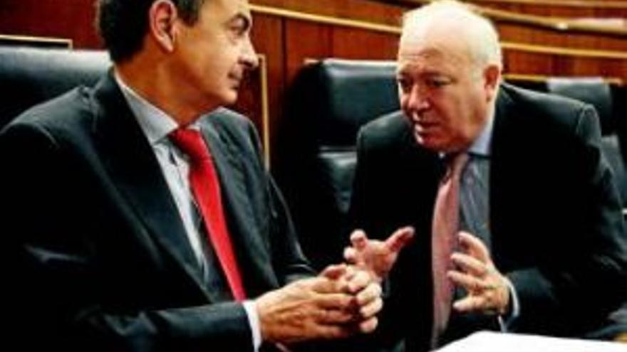 Griñán quema el último cartucho para que Moratinos lidere la lista del PSOE
