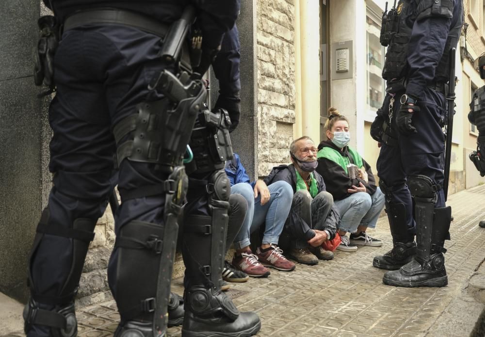 Desnonament al carrer Roger de Flor de Manresa