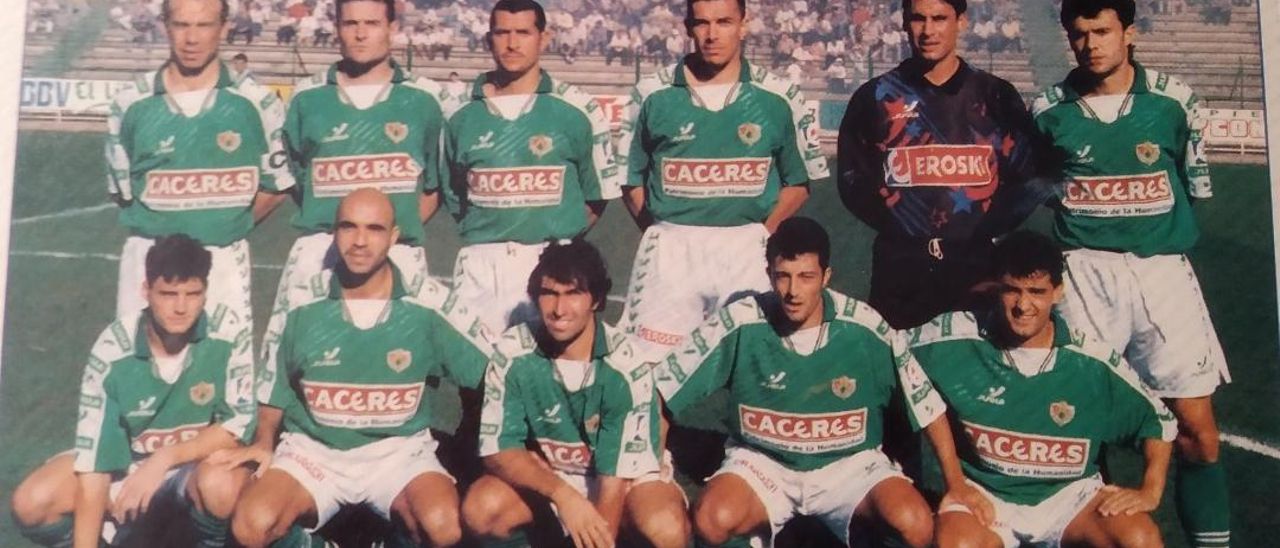 El Cacereño, en el primer partido de fase de ascenso en el Príncipe Felipe ante el Granada.