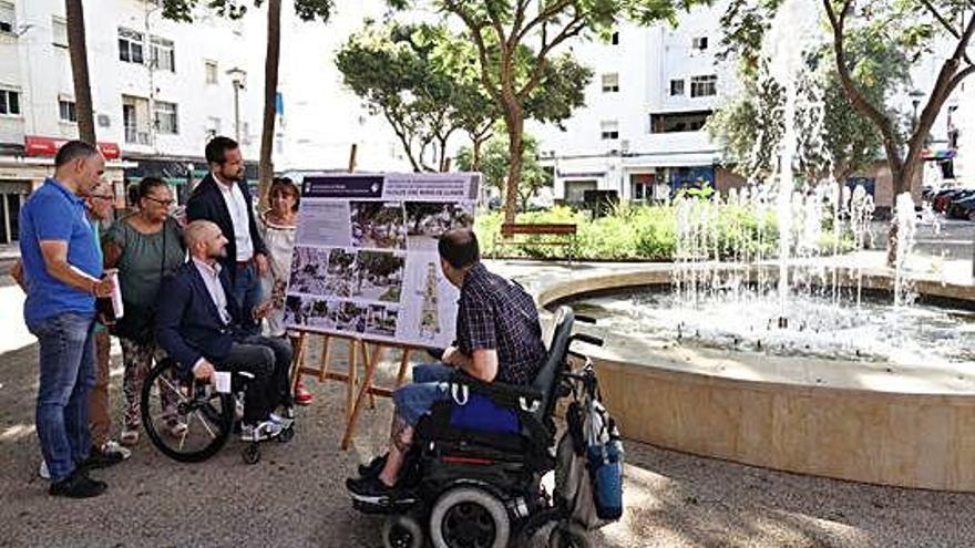 Vistafranca estrena una plaza  con una fuente de juegos de agua