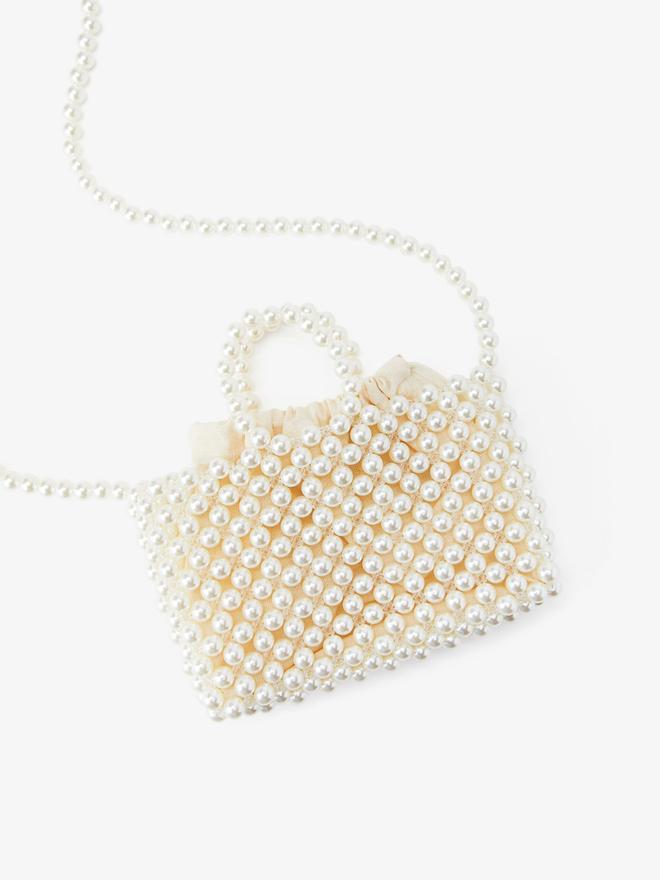 Minibolso con perlas de la sección de niñas de Zara