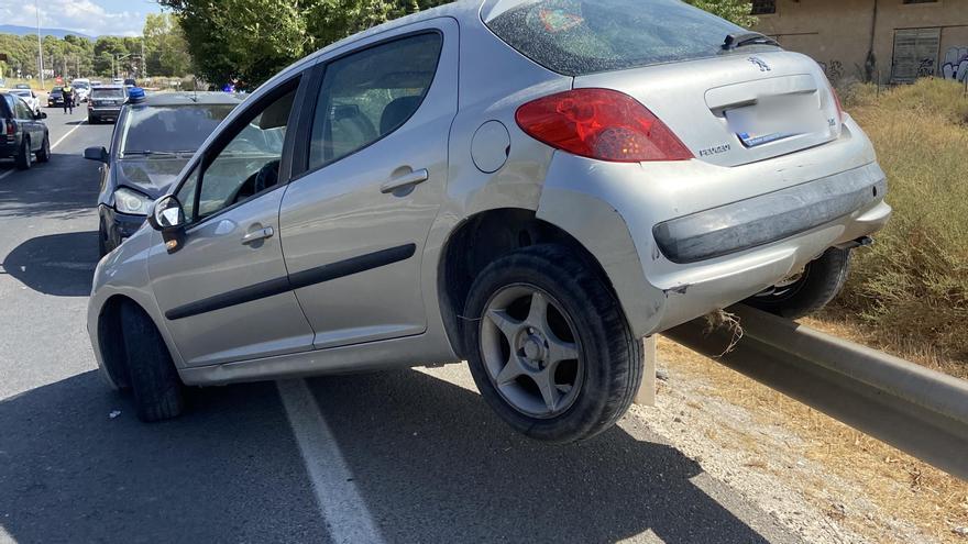 Estado del vehículo tras la persecución por la carretera de Elda a Monóvar.