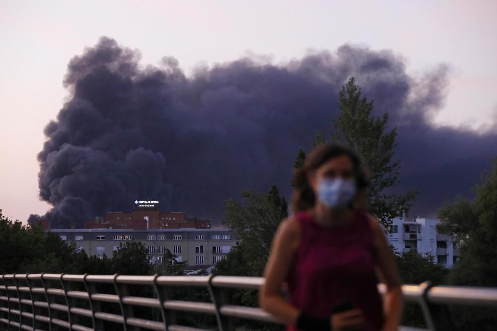 Incendi en una empresa de Sarrià de Ter