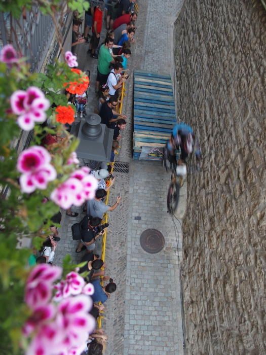 Un moment de l''Urban Downhill Show a la Pujada Sant Domènec