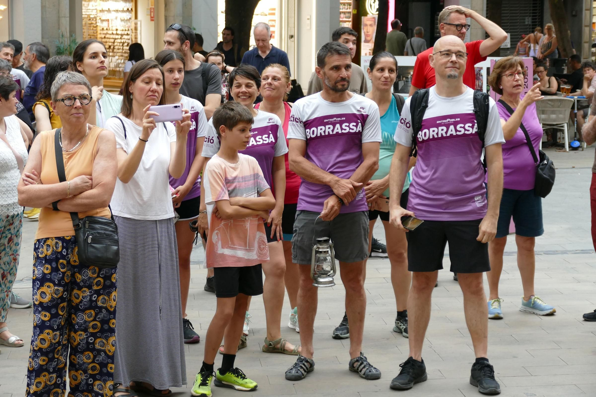 Figueres rep la Flama del Canigó i reparteix la llum de la catalanitat per tota la comarca