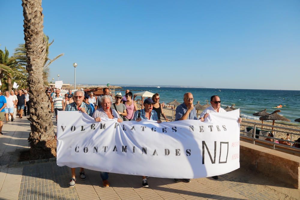 Manifestación para pedir "playas limpias" en Palma