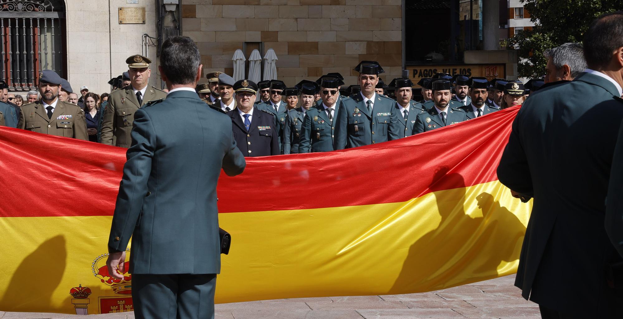 En imágenes: funeral en la catedral de Oviedo del guardia civil que evitó una masacre ciclista en Pravia