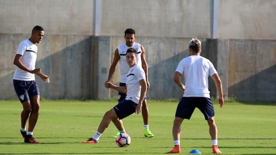 La plantilla del Málaga está preparada para afrontar el maratón de fútbol que se le viene encima en los próximos días.