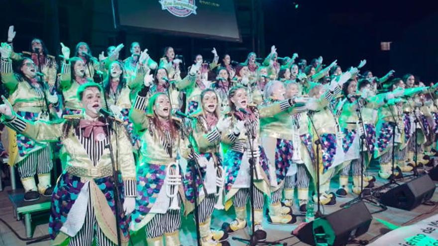 Las Sargorias abren el carnaval de La Oliva con un repaso de su 15º aniversario