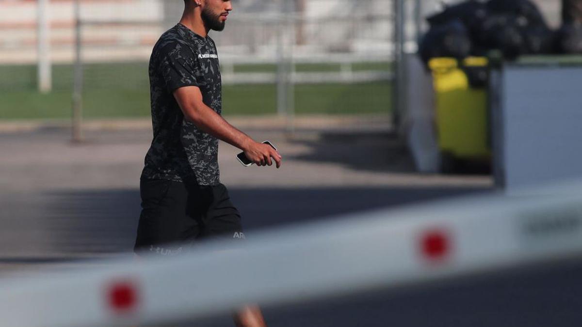 Thierry Rendall
 llegando a 
Paterna.  f calabuig