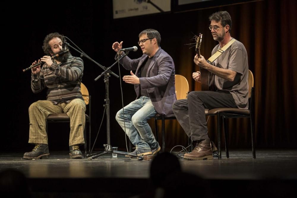 Concurso de tonada en el Teatro Filarmónica