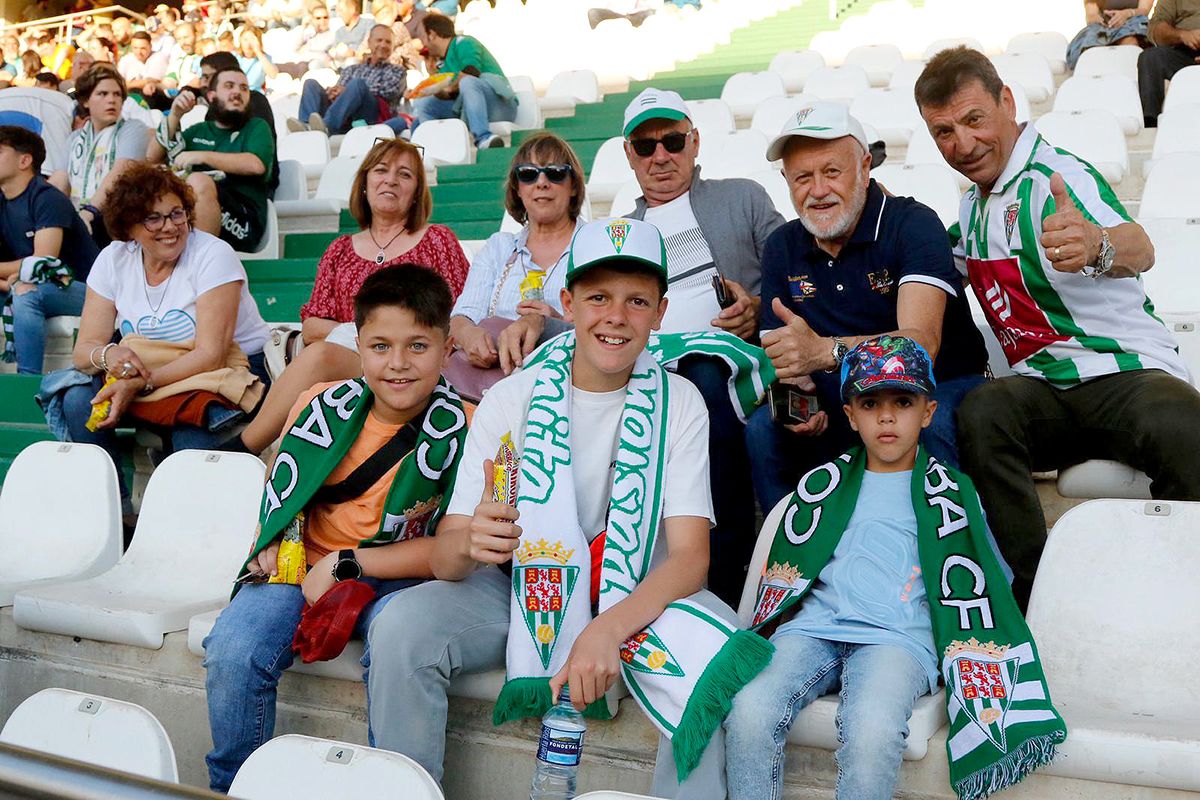 Las imágenes de la afición en el Córdoba CF - Racing Ferrol