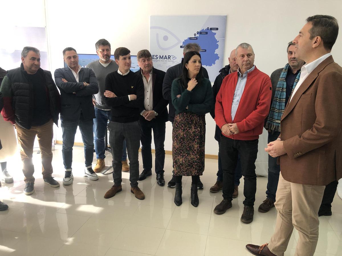 Por la izquierda, José Antonio Santamaría, Isaac Gaciño, Francisco Calo, Luis Pérez, José Antonio Pérez, Víctor Reiriz, María Sampedro, Manuel Durán, Daniel Formoso, Adelo Freire y Alfonso Villares.