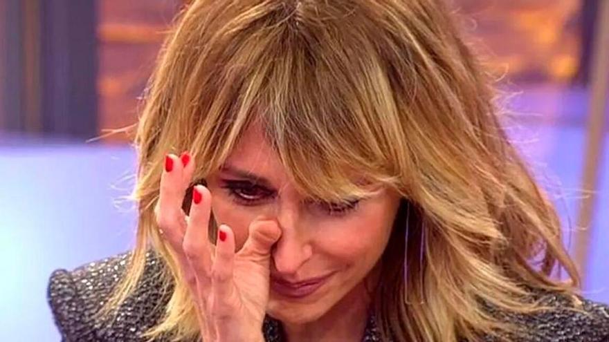 Emma García obligada a parar Fiesta tras lo ocurrido en directo con una invitada: &quot;Pido mil disculpas y entiendo perfectamente la molestia&quot;