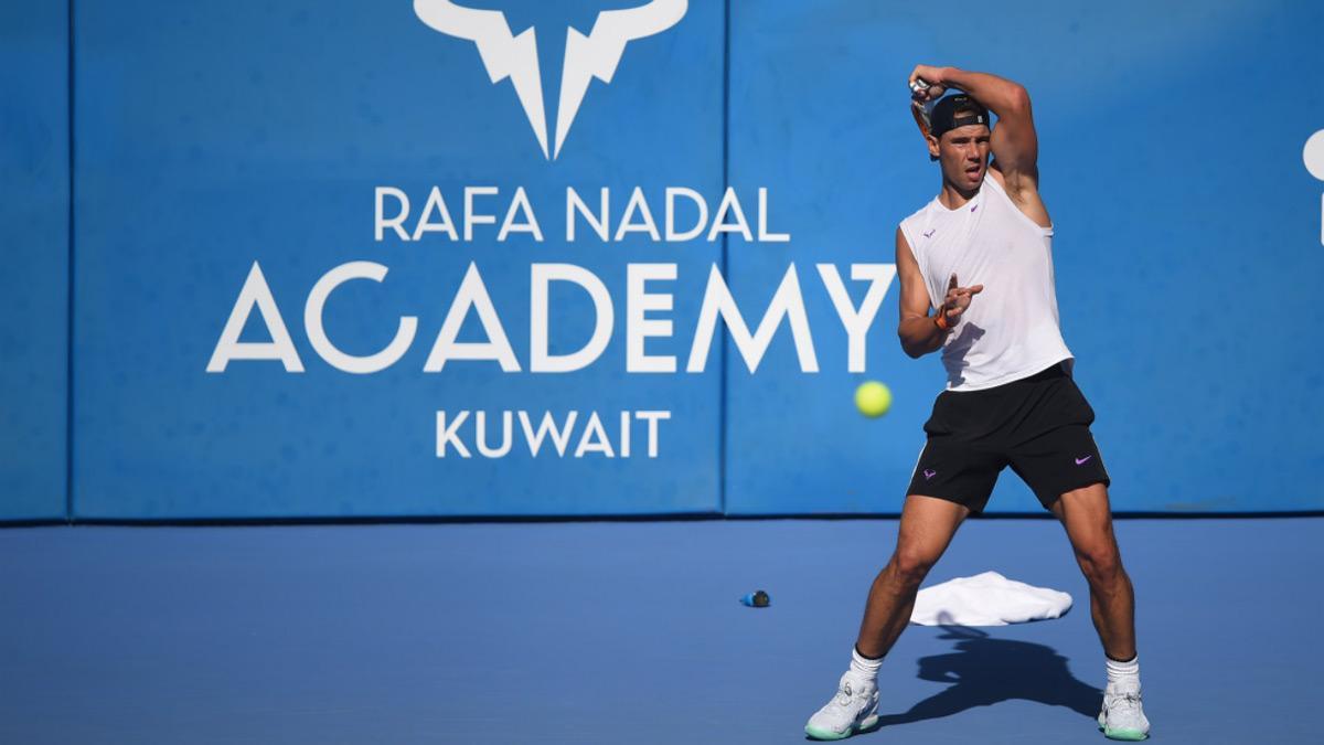 Rafa Nadal ya prepara su regreso en Abu Dhabi