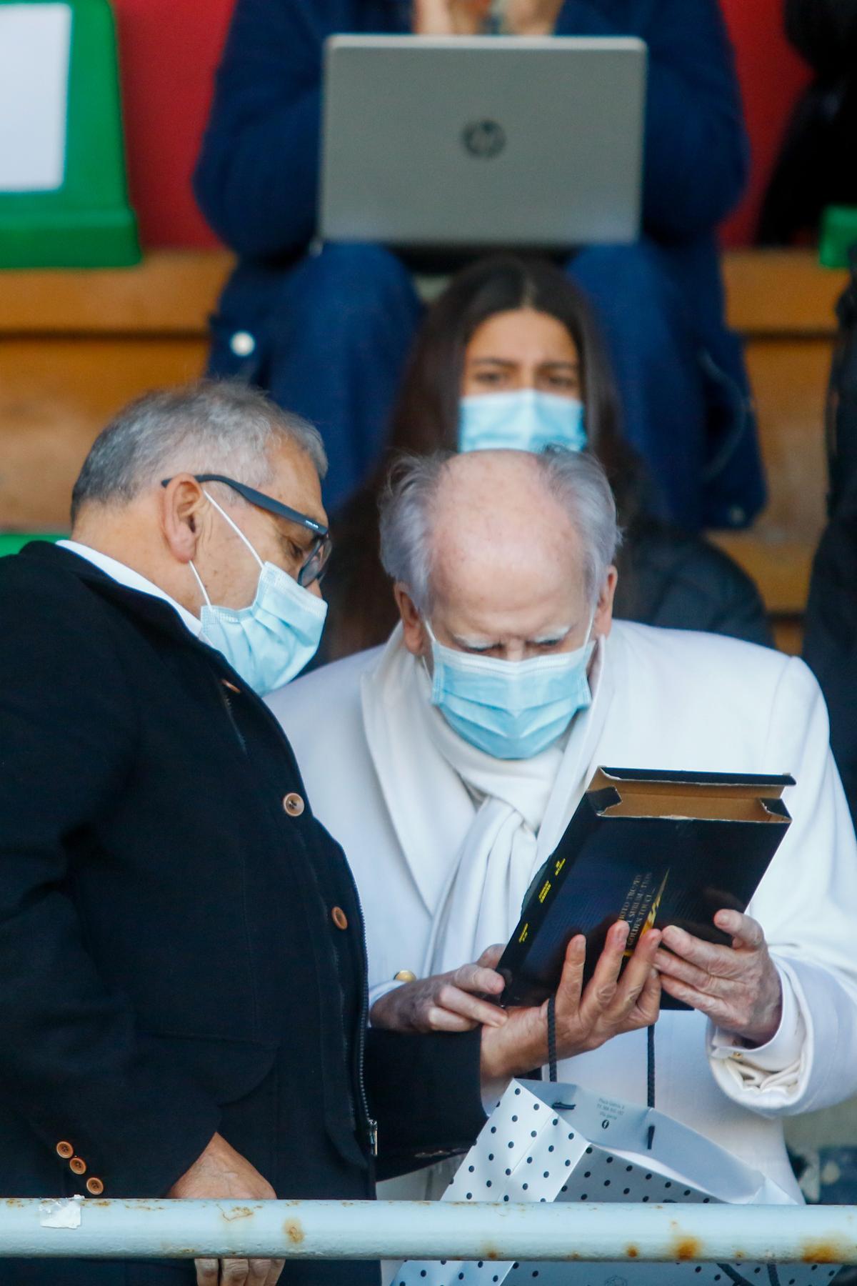 Las imágenes de la victoria del Arosa ante el Salamanca (1-0)