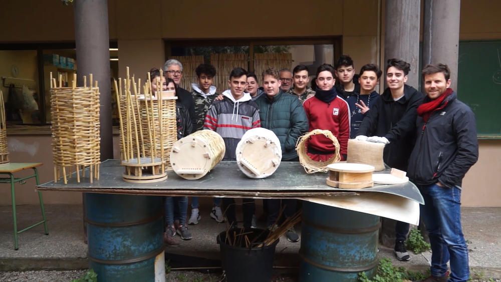 Estudiantes del IES Puig de sa Font de Son Servera elaboran colmenas para la Serra de Tramuntana