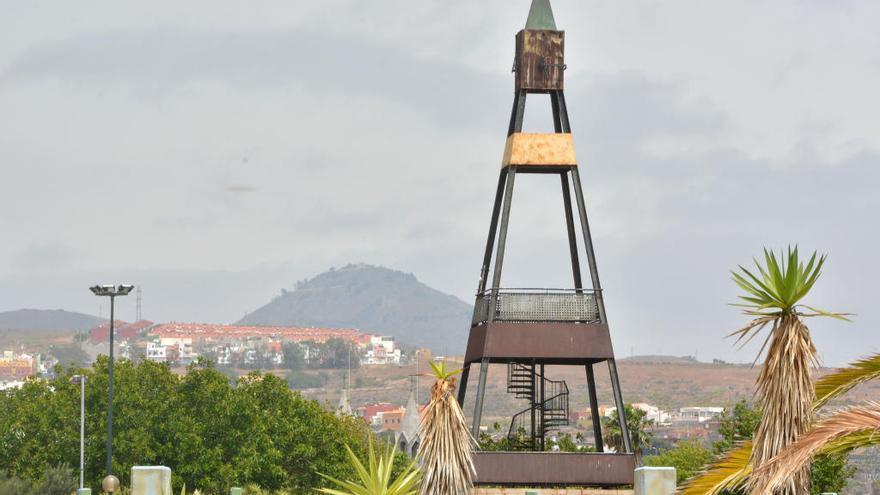 La torre del reloj, sin funcionar