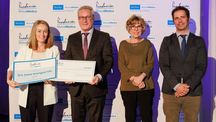 La Dra. Joana Amengual recibe el Premio Dr. Font de la Fundación Mutual Médica.