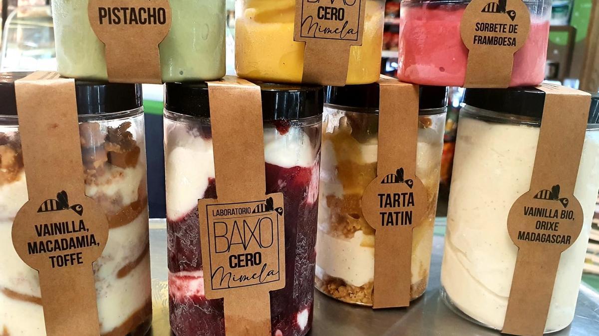 Algunos de los helados de Pastelería Mimela en tarro