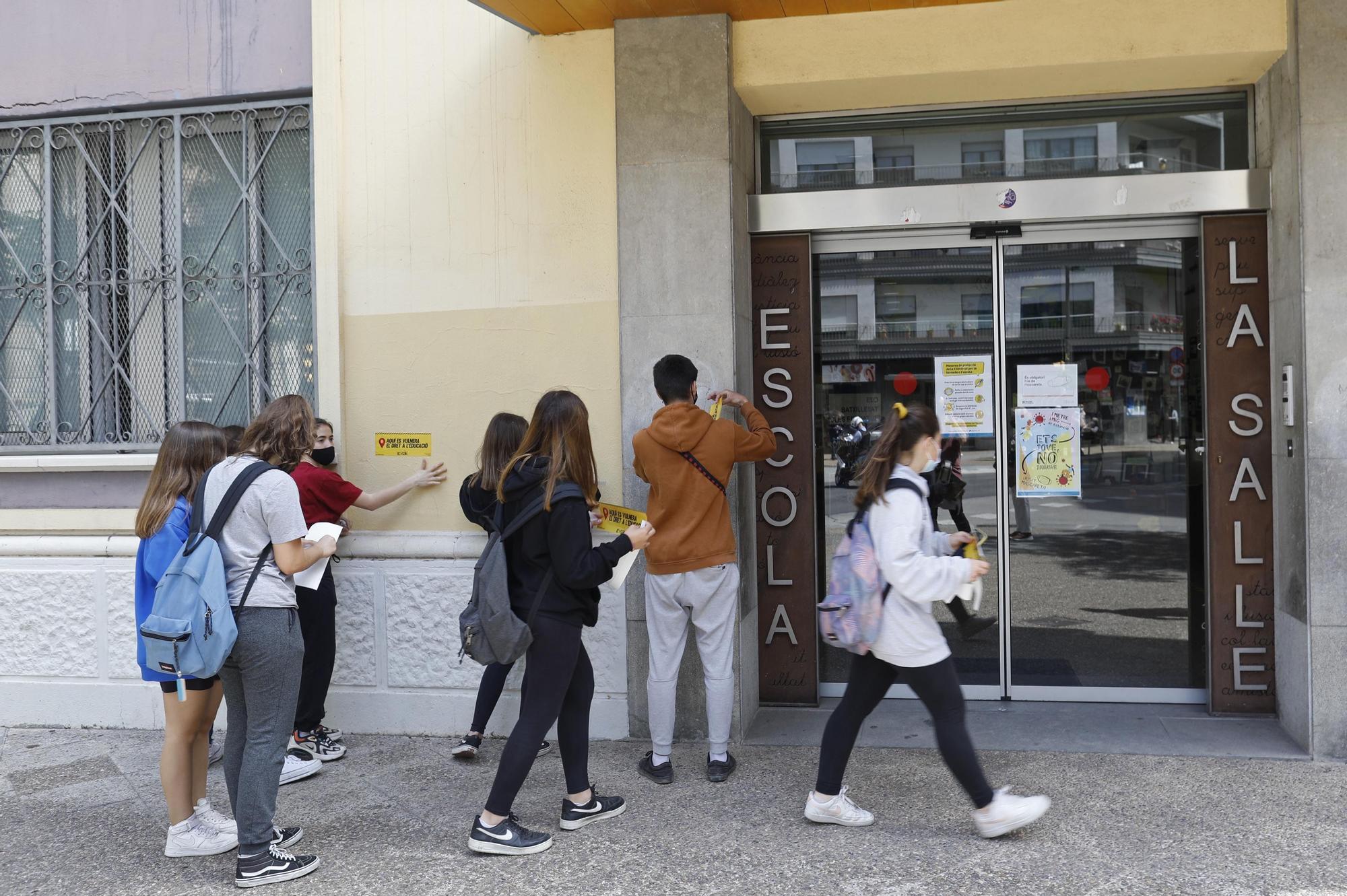 Universitaris es manifesten a Girona per acabar amb la «crisi educativa»