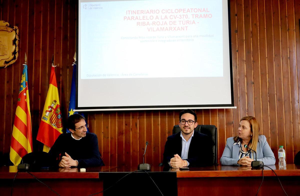 El alcalde de Vilamarxant, Héctor Troyano, junto a Reme Mazzolari.