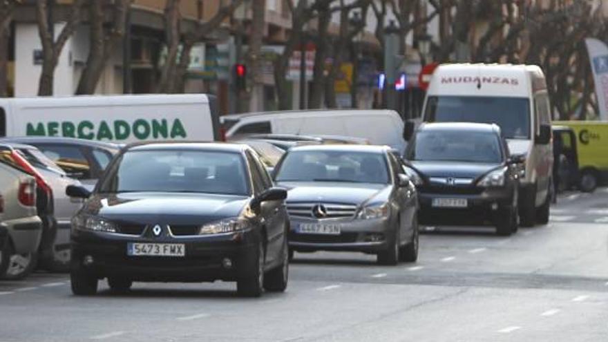 Doble fila en la ciudad de Valencia.