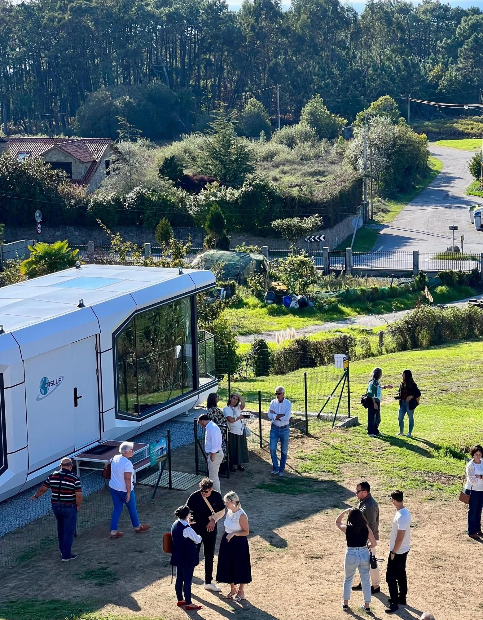 La presentación de las casas cápsula, en O Grove.