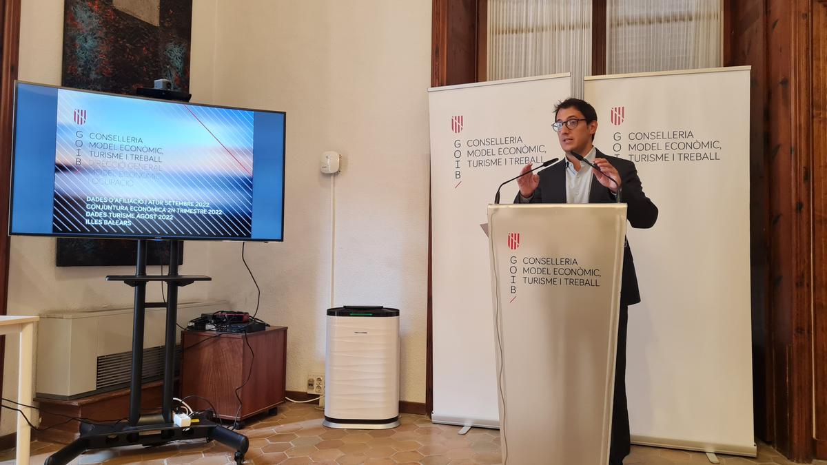 El conseller de Economía, Iago Negueruela, durante su comparecencia.