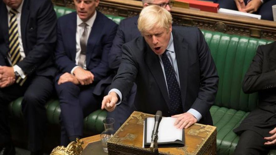 El Parlamento británico frena el Brexit duro de Boris Johnson