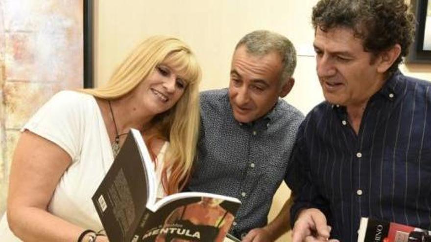 &#039;Tarde de humor&#039; con  tres escritores