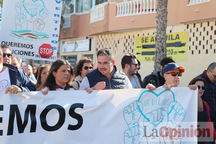 Los Alcázares se echa a la calle para exigir soluciones a las inundaciones