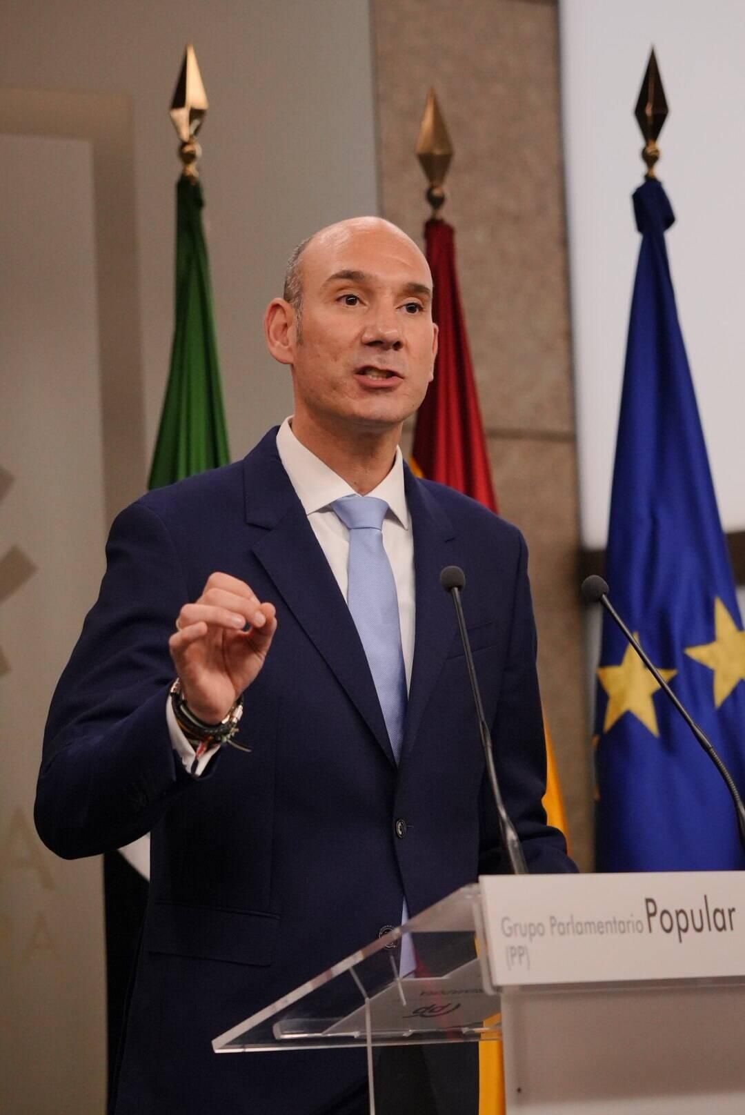 Fotogalería | Los portavoces en rueda de prensa tras el debate sobre el estado de Extremadura