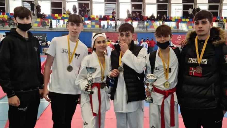 El Jan-su suma cinc medalles  al Campionat Júnior