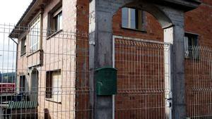 Domicilio donde fue encontrado el cadaver de la mujer  de 79 anos  presuntamente asesinada por su marido en A Pastoriza (Lugo).  El cadaver del hombre  de 82 años  fue hallado en el exterior de la vivienda bajo una ventana  que estaba abierta.
