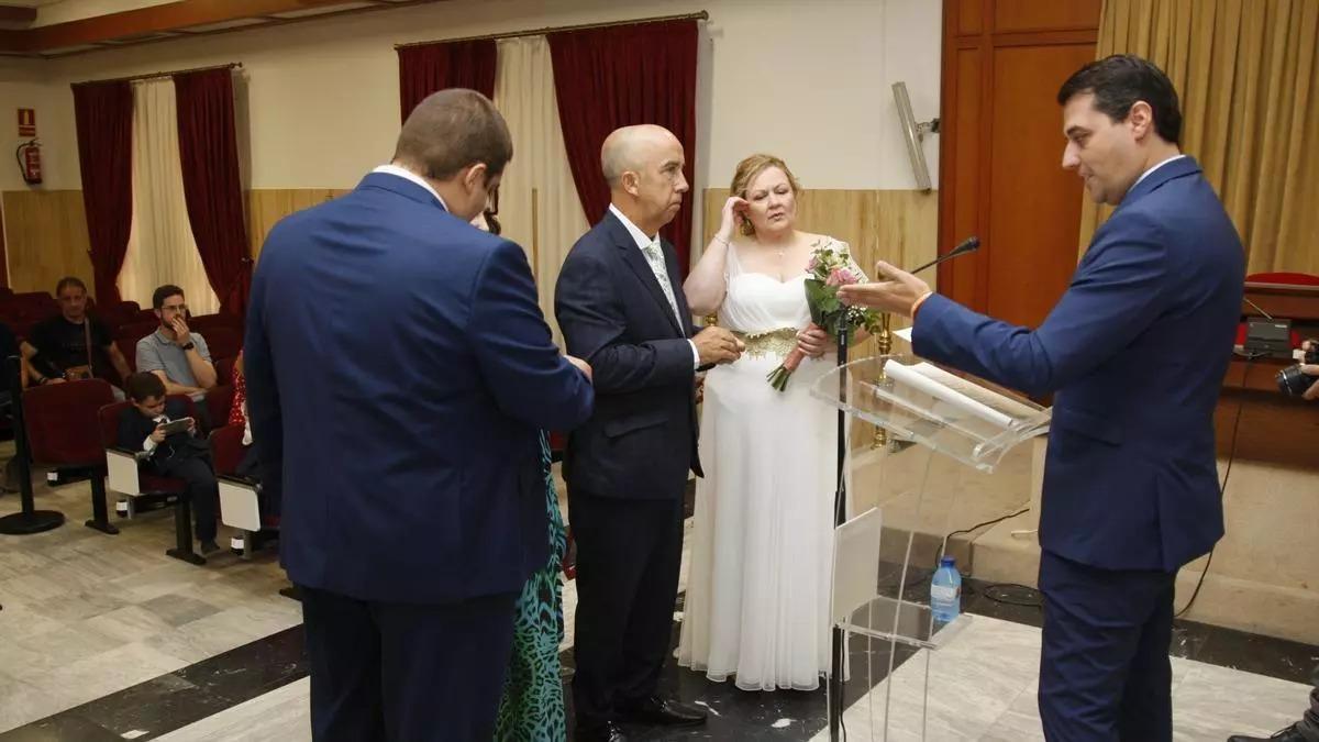 Celebración de una boda civil en el Ayuntamiento de Córdoba.