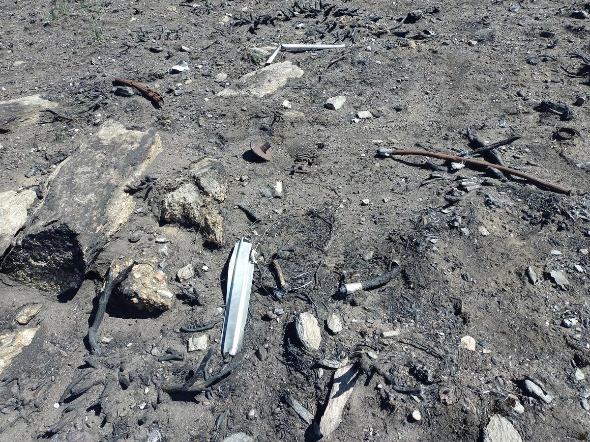 Repuesto el monolito y rescatadas piezas del avión siniestrado en Moncalvo