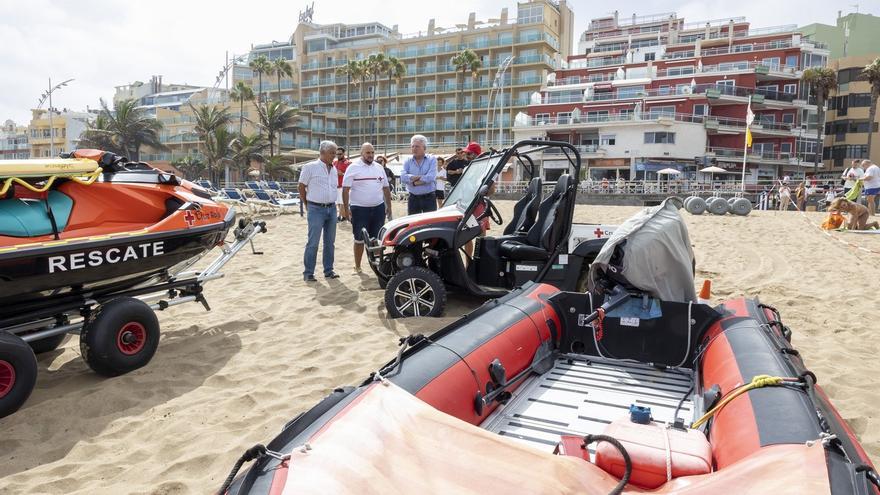 Las playas de Las Palmas de Gran Canaria despliegan el operativo de salvamento y socorrismo de la temporada de verano