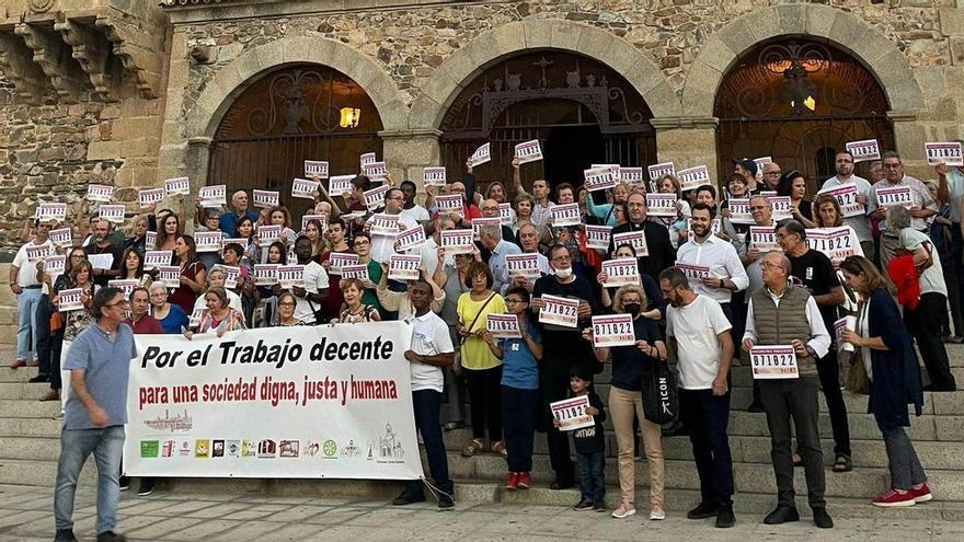 Salaya anima a luchar contra la precariedad laboral en Cáceres