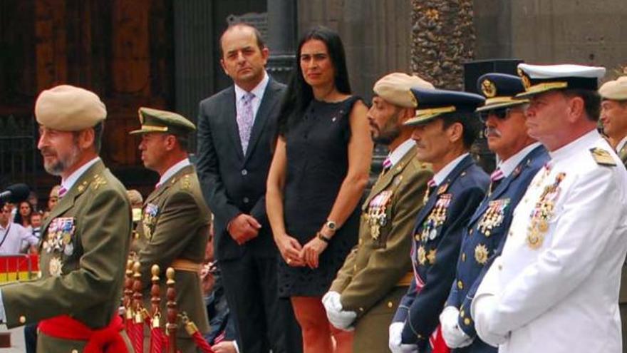 Hernández Bento y Cardona, en la tribuna de invitados. Delante de ellos, el general García-Vaquero. i ACFI PRESS