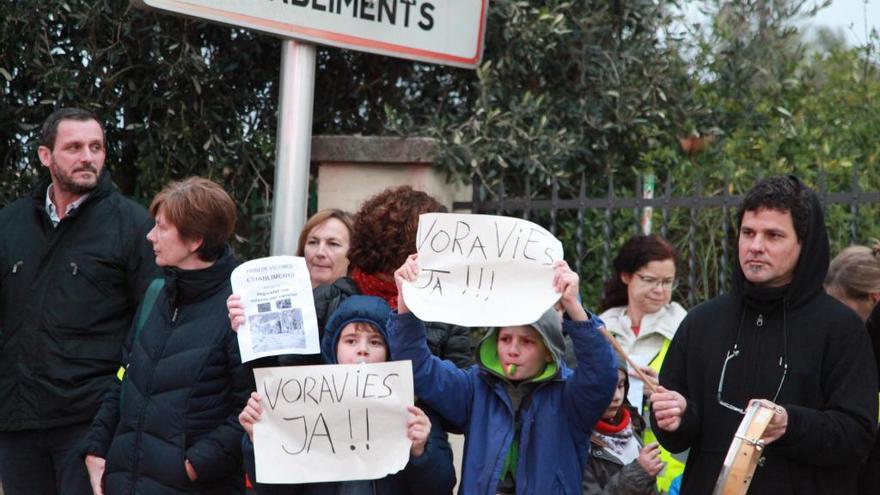 Los vecinos de Establiments han organizado una manifestación para este sábado.