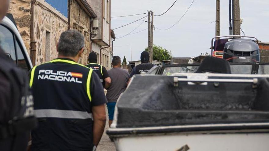 Dos detenidos por el alijo de A Pobra pasarán este lunes ante el juez en Ribeira