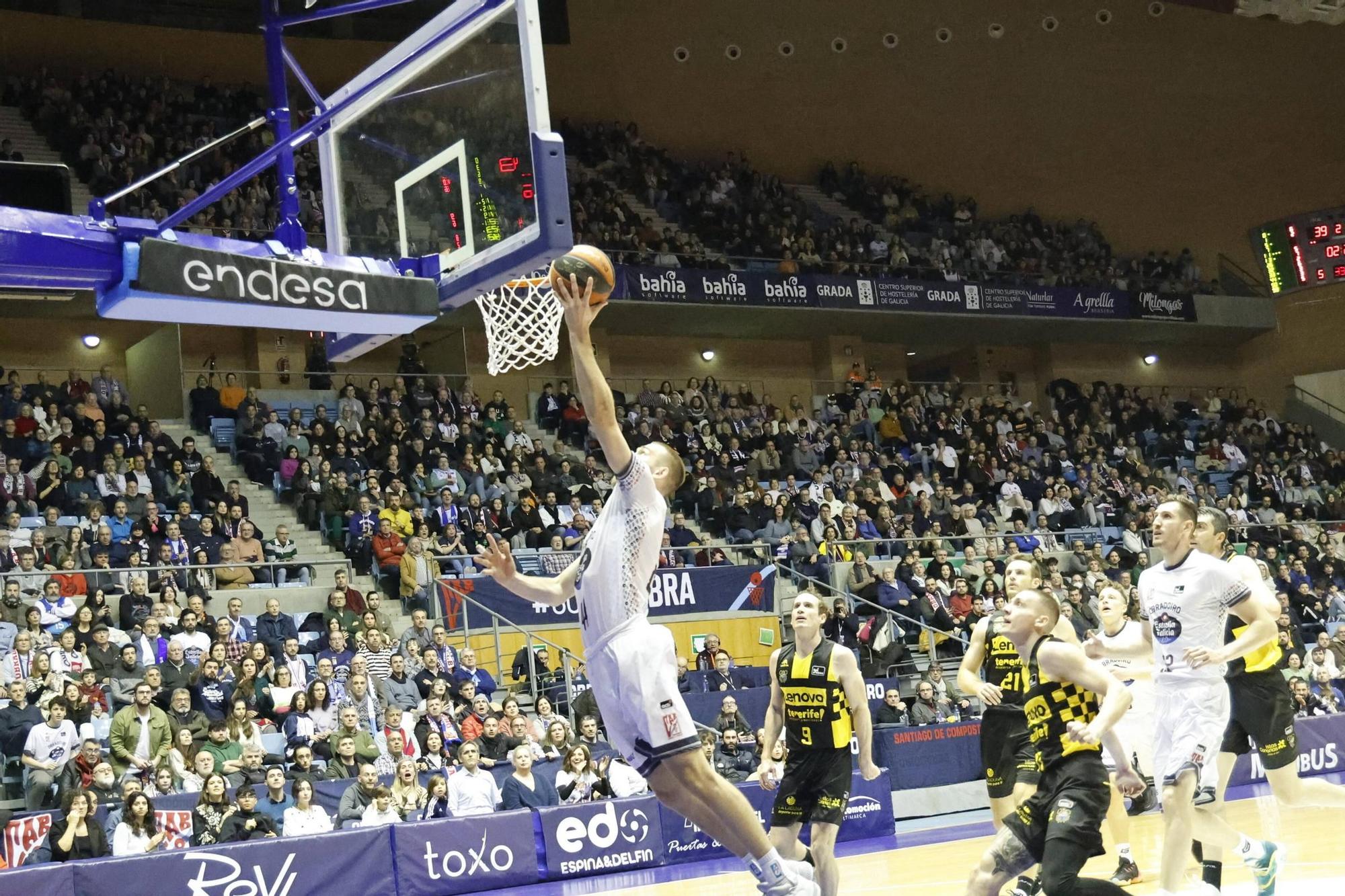 El Obradoiro suma otra derrota, esta ante el Tenerife por 86 a 97 en el Multiusos Fontes do Sar